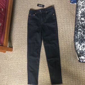 Black skinny jeans- tags still on